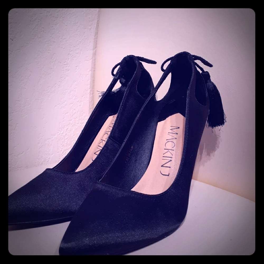 Sexy Black Cutout Accent Pointy Toe
